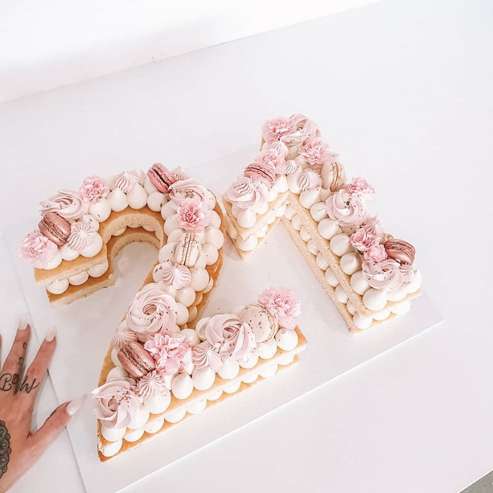 La Boulangerie de France - 21 number cake 🌷 #21numbercake #numbercake  #21stbirthdaycake #laboulangerie #laboufresno #laboulangeriefresno  #fresnobakery #frenchbakery #fresnocakery #fresnocakes #fresnocustomcakes |  Facebook